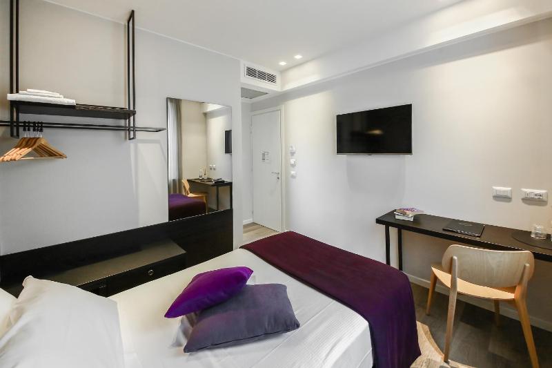 Single Room image 3