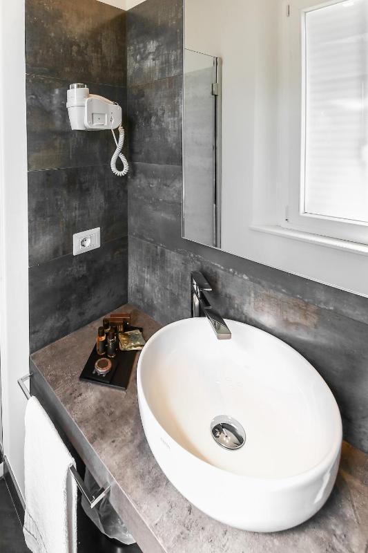 Double Room with Private Bathroom image 3