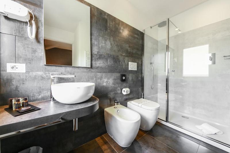 Superior Double Room image 4