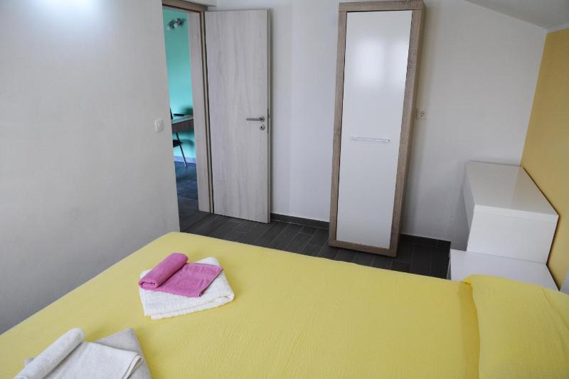 Apartment with Mountain View image 3