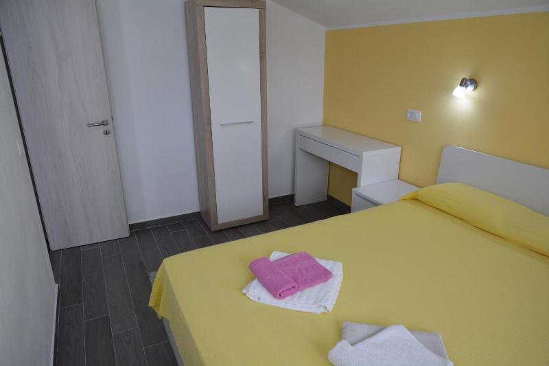 Apartment with Mountain View image 4