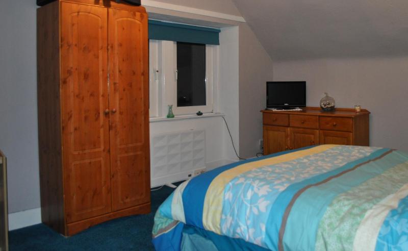 Double or Twin Room image 3