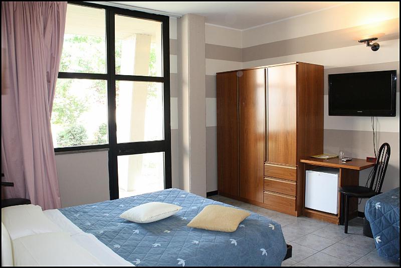 Single Room image 2