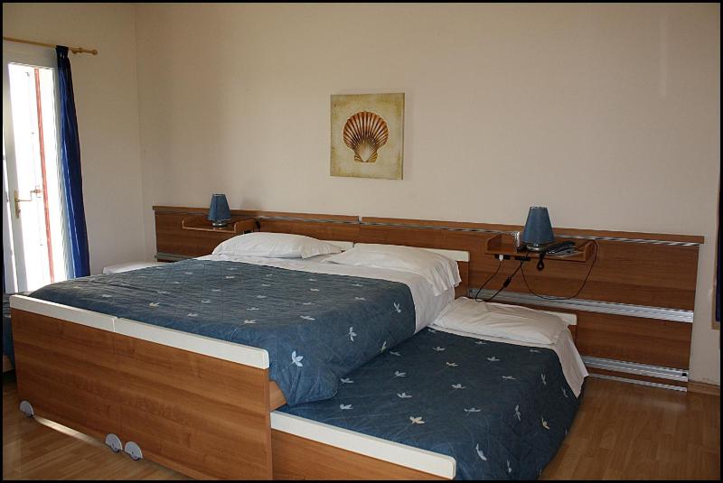 Quadruple Room image 3