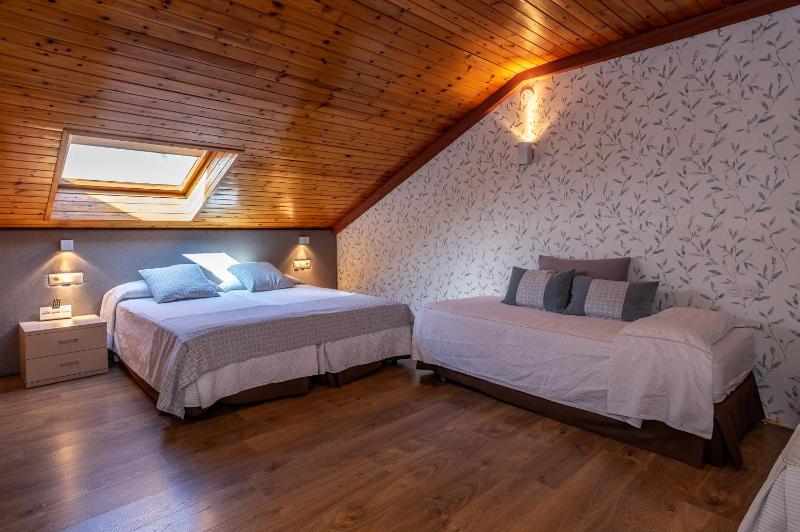 Double Room image 4