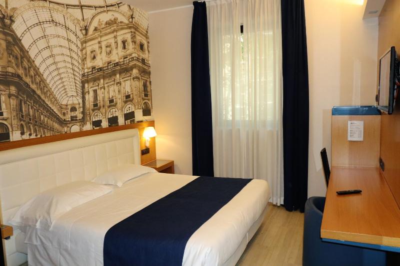 Superior Double or Twin Room image 3