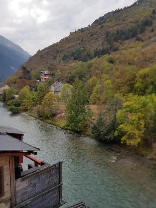 Double Room with River View image 3