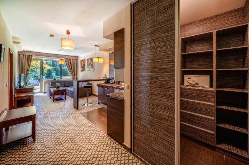Luxury Apartment image 2