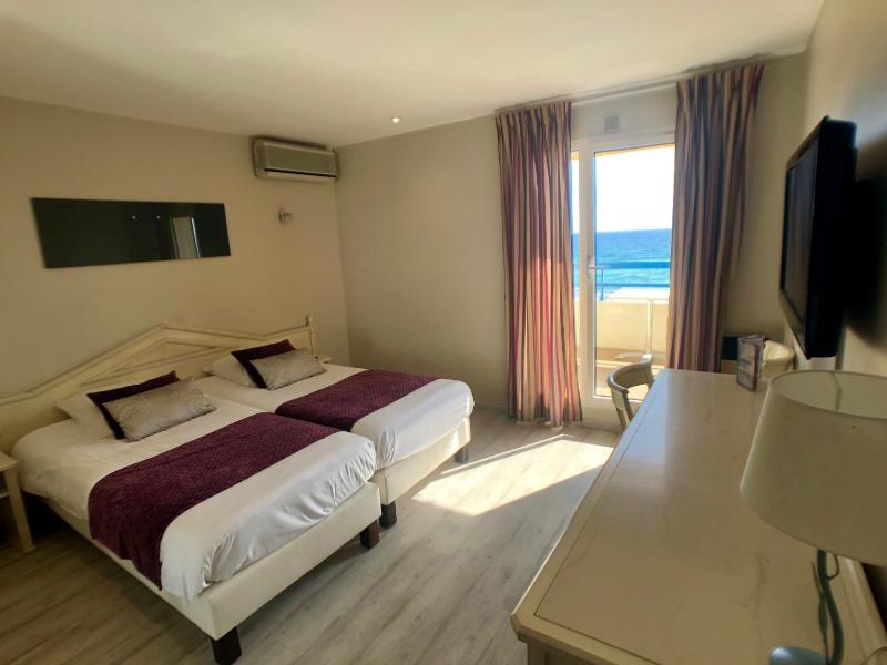 Twin Room with Sea View - Second Floor image 3