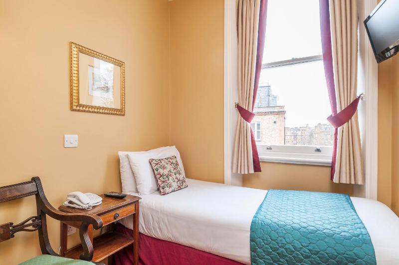 Single Room image 3