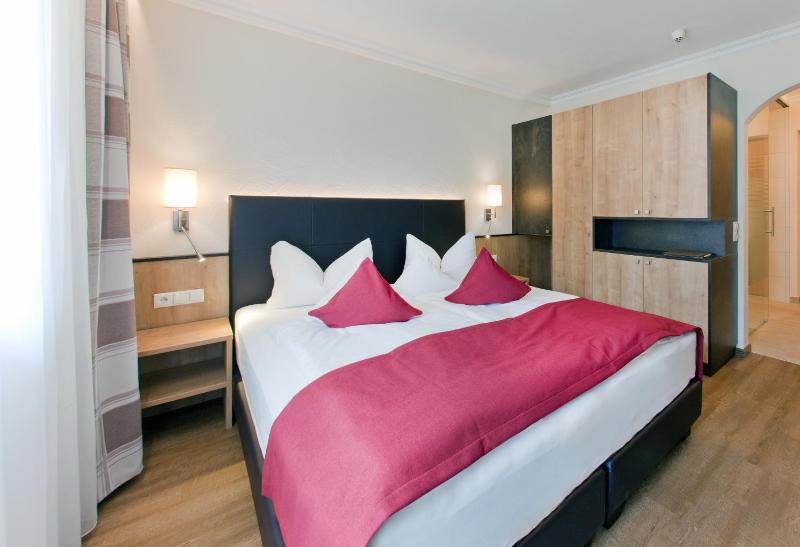 Standard Double Room image 2