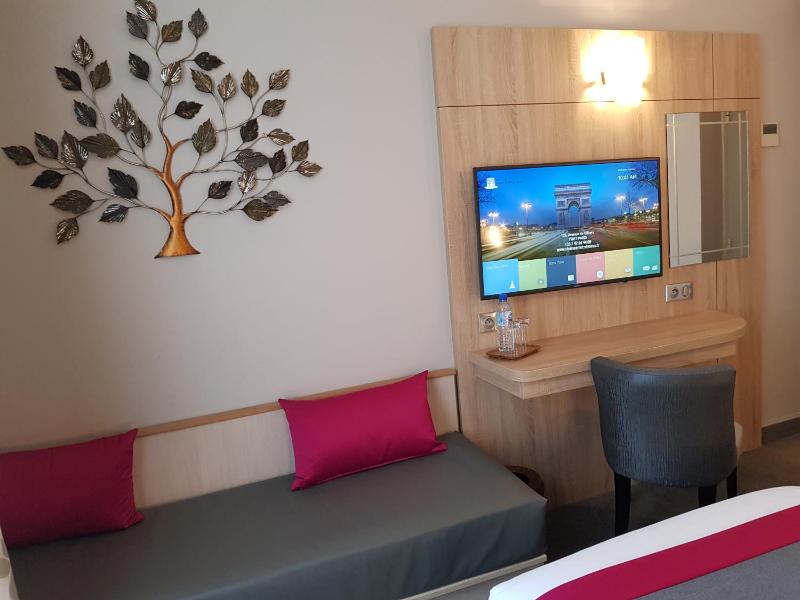 Superior Twin Room image 4