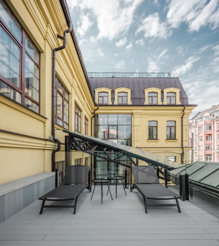 Suite with Terrace image 3