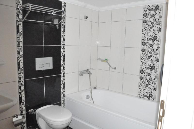 Deluxe Double or Twin Room image 4