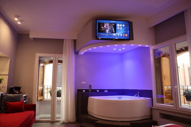 Executive Suite image 3