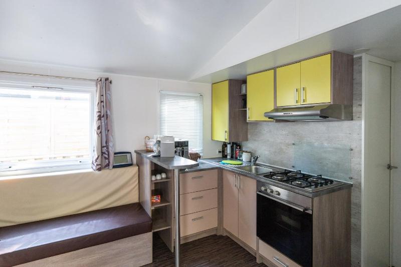 Mobile Home (8 persons) image 3