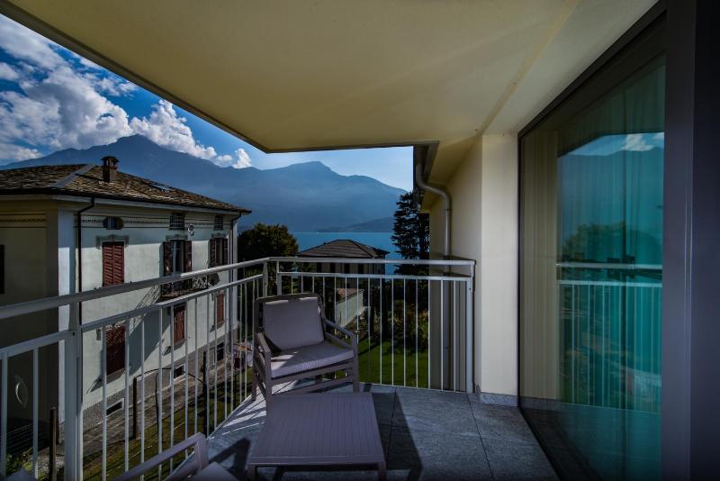 Triple Room with Balcony image 4