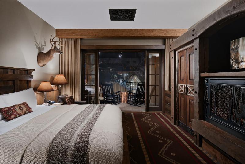 Interior King Room  image 3