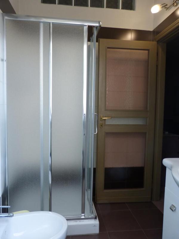 Double Room with Private Bathroom image 2