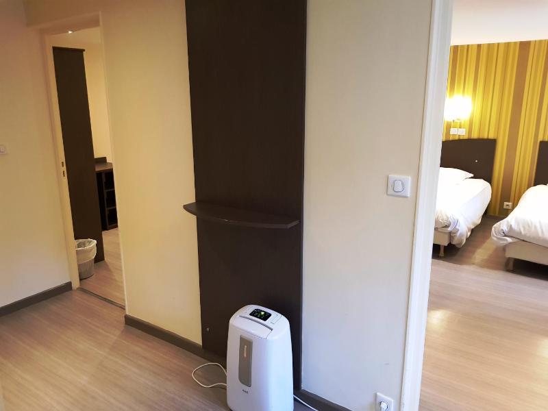 Quadruple Room image 2