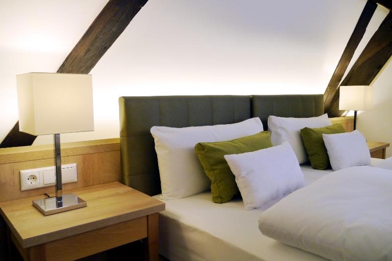 Double Room image 4