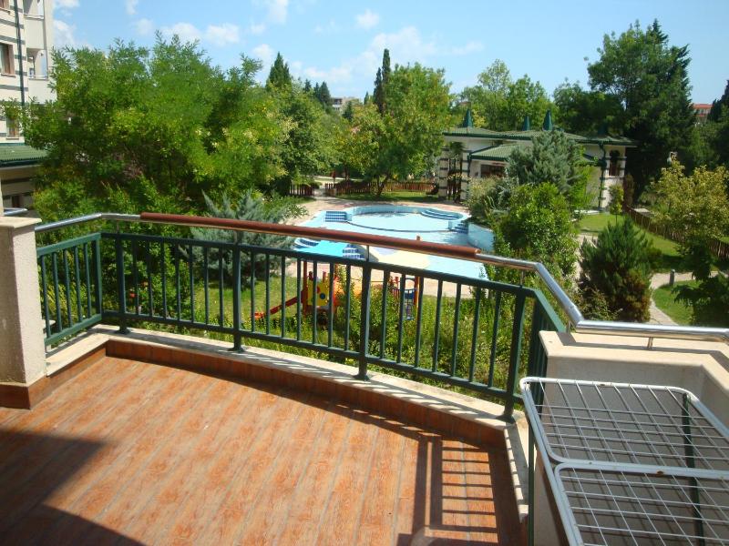 One-Bedroom Apartment (SATIN) image 1