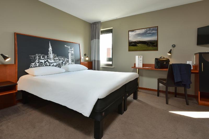 Superior Double Room image 1