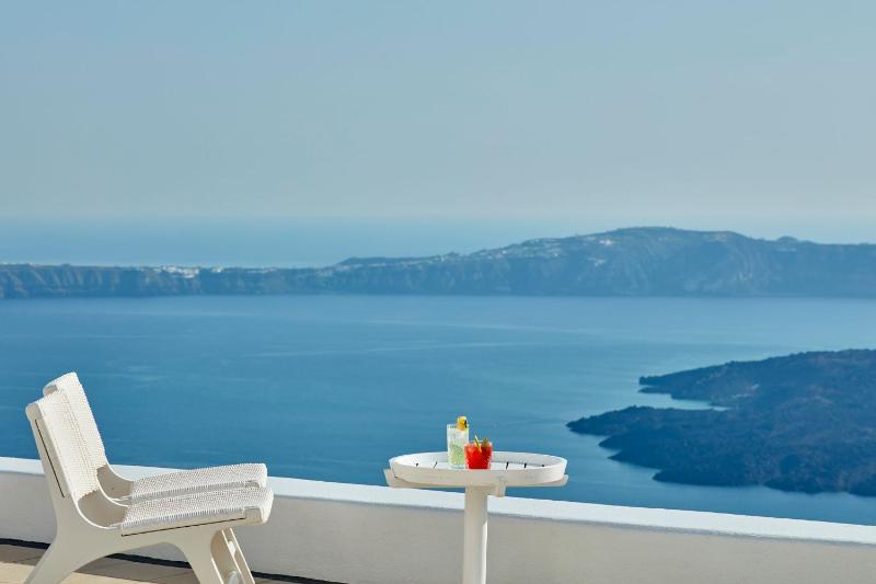 Classic Junior Suite with Caldera View (Only for 2 people) image 1