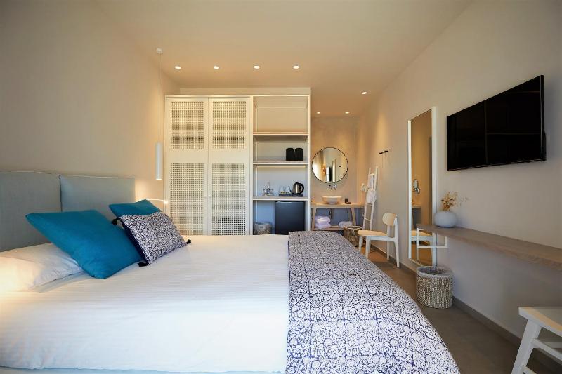 Double Room with Garden View image 1