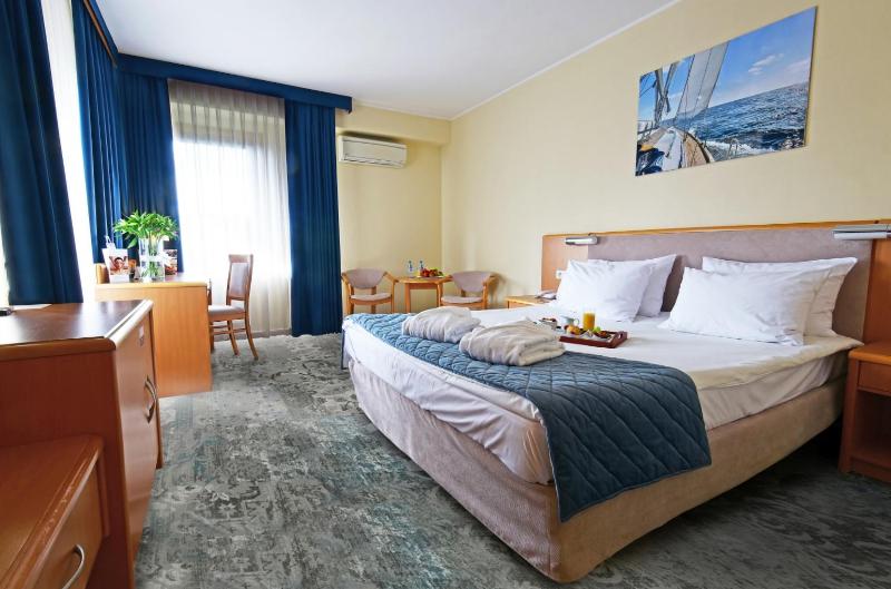 Superior Double Room image 1