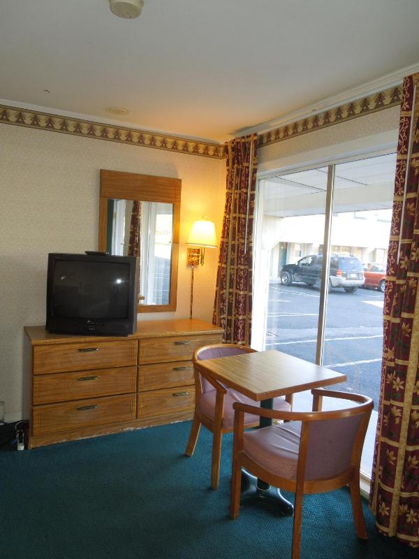 Standard Queen Room - Non Smoking image 3