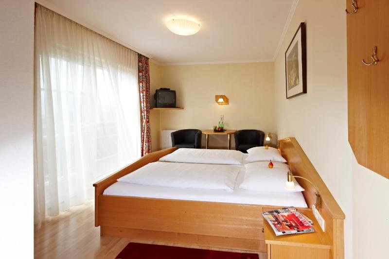 Double Room image 2
