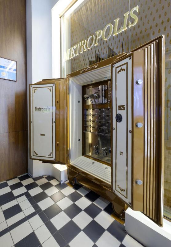 Hotel Metropolis - image 23