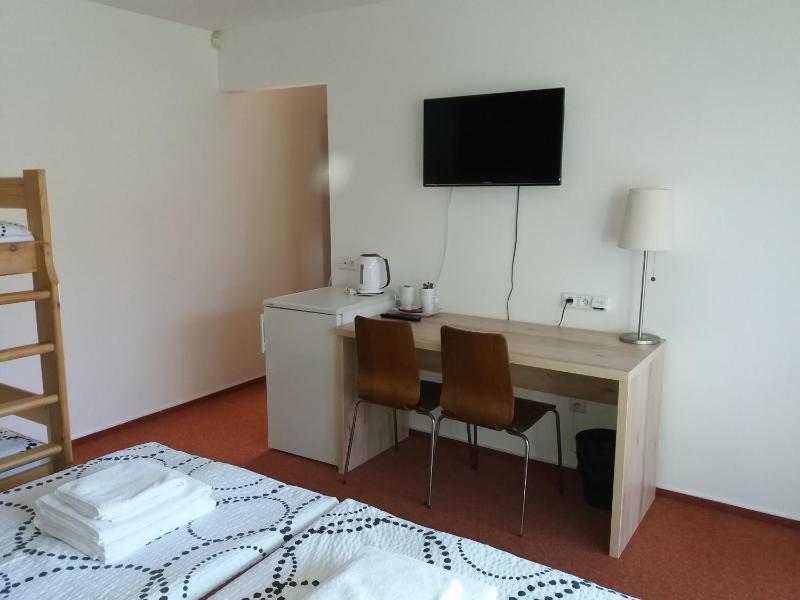 Quadruple Room with Terrace image 2