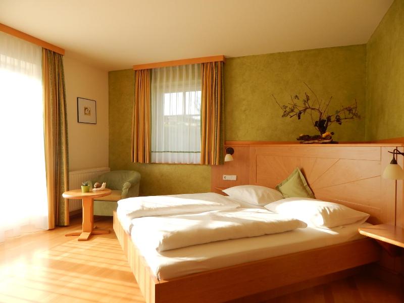 Double Room with Balcony image 1