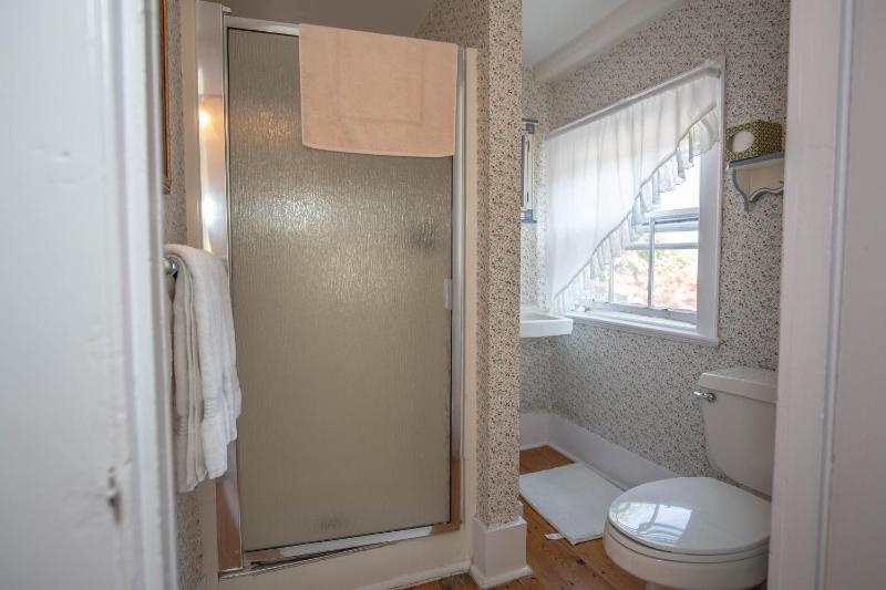 Double and Twin Room - Hale image 2
