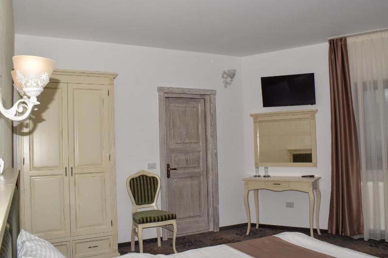 Superior Double Room image 4