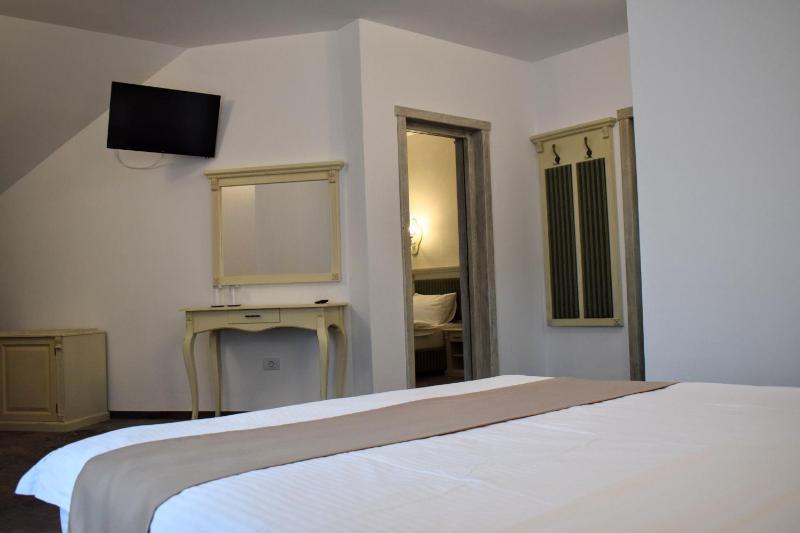 Two-Bedroom Suite image 4
