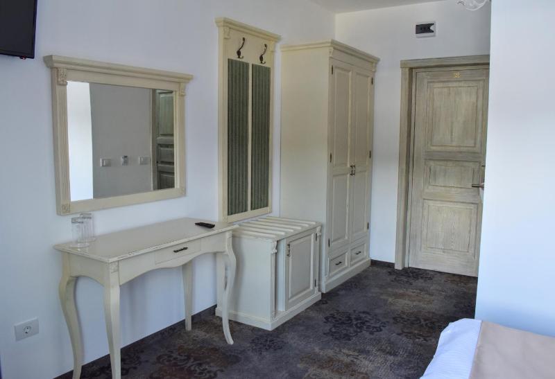 Double Room with Private Bathroom image 3