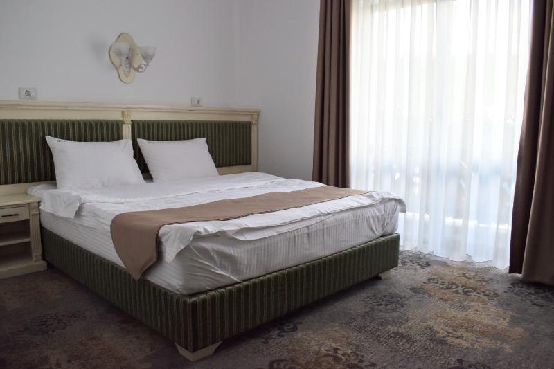 Double Room with Private Bathroom image 2