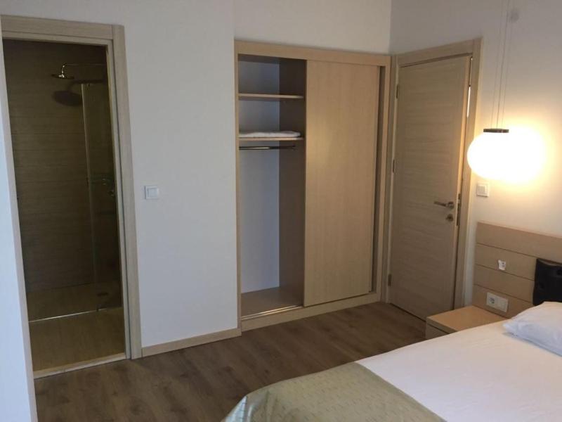 One-Bedroom Apartment image 2