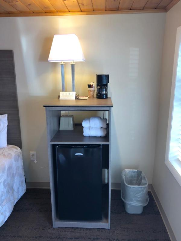 Economy Twin Room image 2