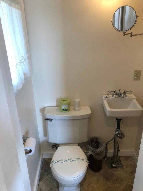 Economy Double Room image 2