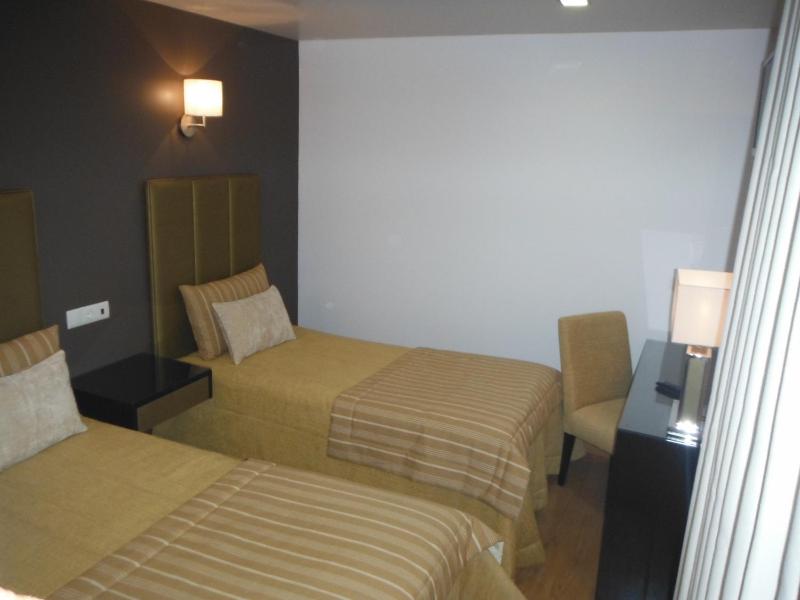 Double or Twin Room image 4