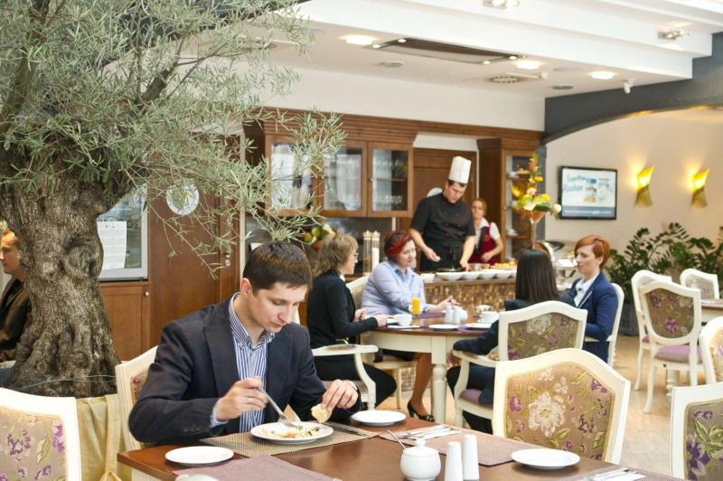 GRAND HOTEL Kielce - image 5