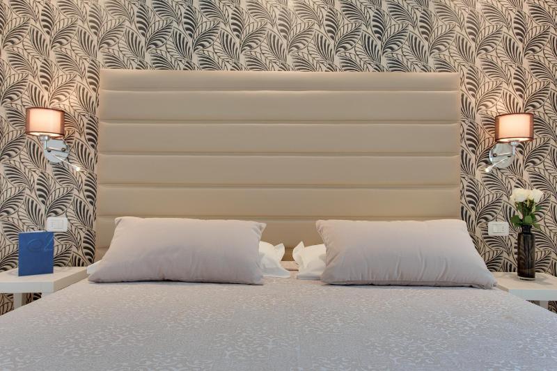 Triple Room with Balcony image 4