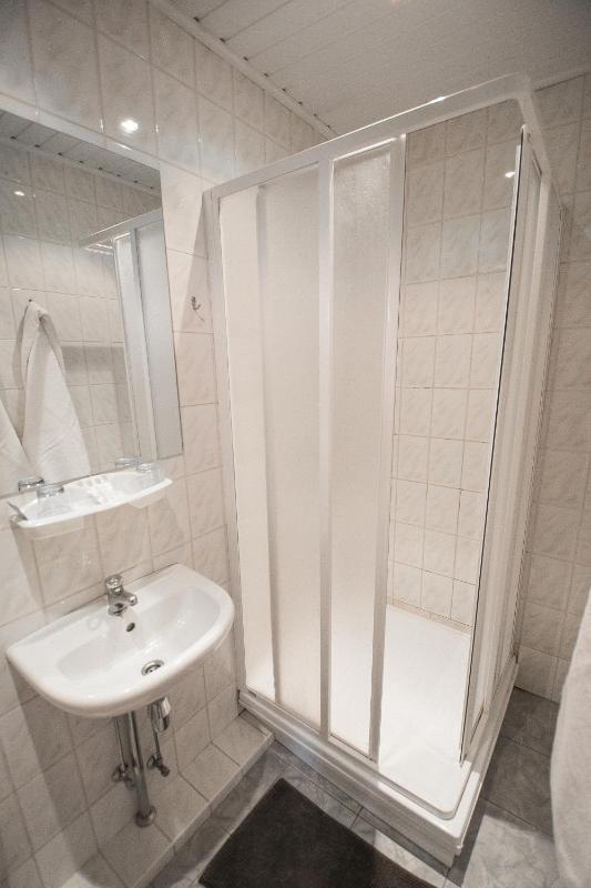 Superior Triple Room image 2