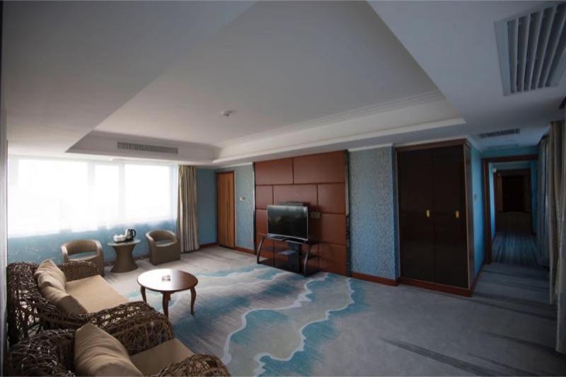 Suite with Balcony image 1