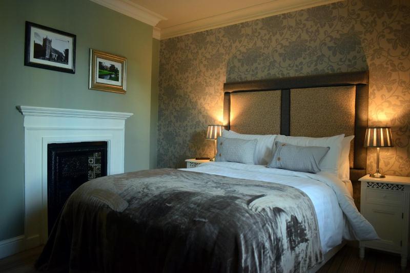Deluxe Double Room with Shower image 2