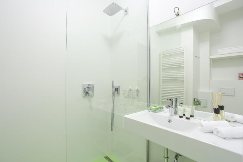 Green Mango City Condo - image 12